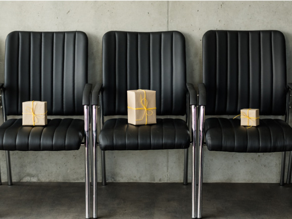 Psychologie_geschenken_cadeaus_op_kantoorstoelen
